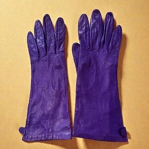 Women's Vibrant Purple Leather gloves size 7